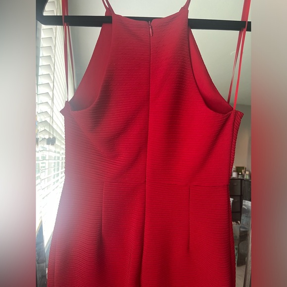 Be a 🔥smoke show🔥 in this red dress! - Picture 3 of 6